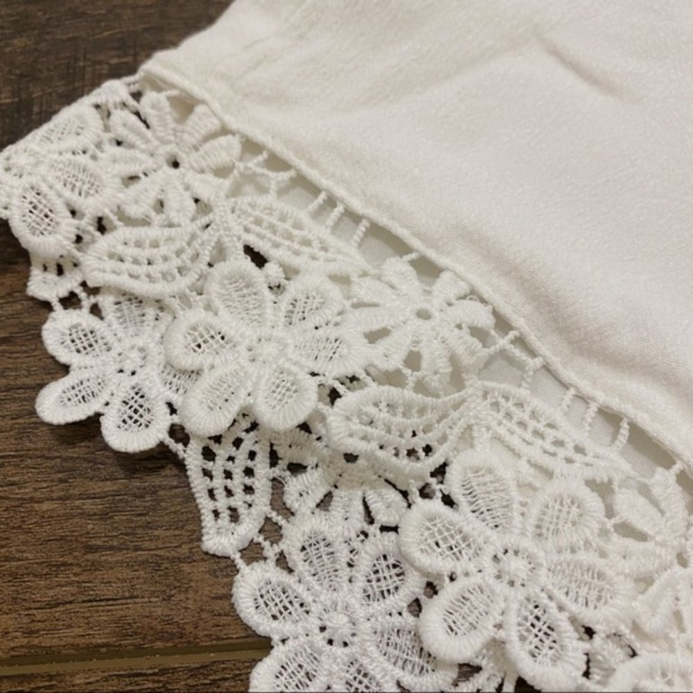 Forever 21 White Lace Trim Size XS Shorts Casual High Waist Gauze Cheeky Fit - Picture 2 of 8